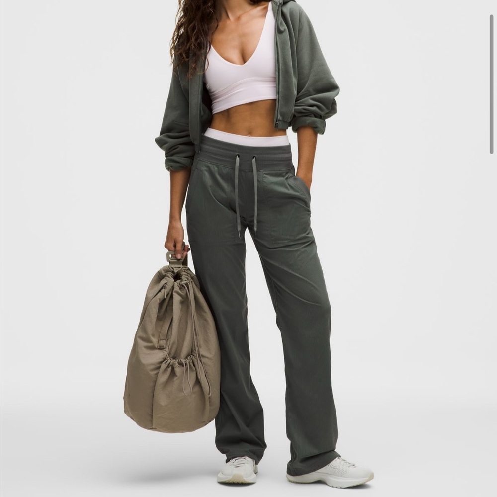 Lululemon mid-rise dance studio pants sz 4